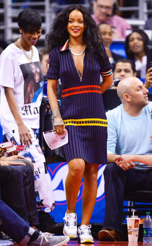 Rihanna dans sa belle robe bleu