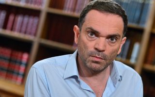 Yann Moix, prochain chroniqueur dans on n'est pas couché en remplacement de Aymeric Caron