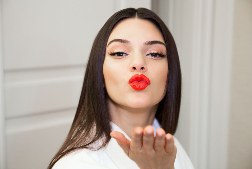 rs 1024x686 150623101939 1024.kendall jenner mad libs estee lauder.jw .62315