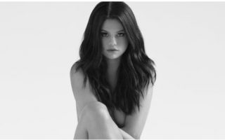 Selena Gomez à moitié nue pour annoncer Revival