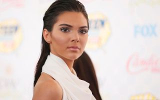 Kendall Jenner excédée de se plier aux exigences du monde de la mode envisagerait selon un proche de tout laisser tomber