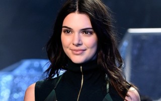 Kendall Jenner raconte ses problèmes de confiante en elle lorsqu'elle était adolescente