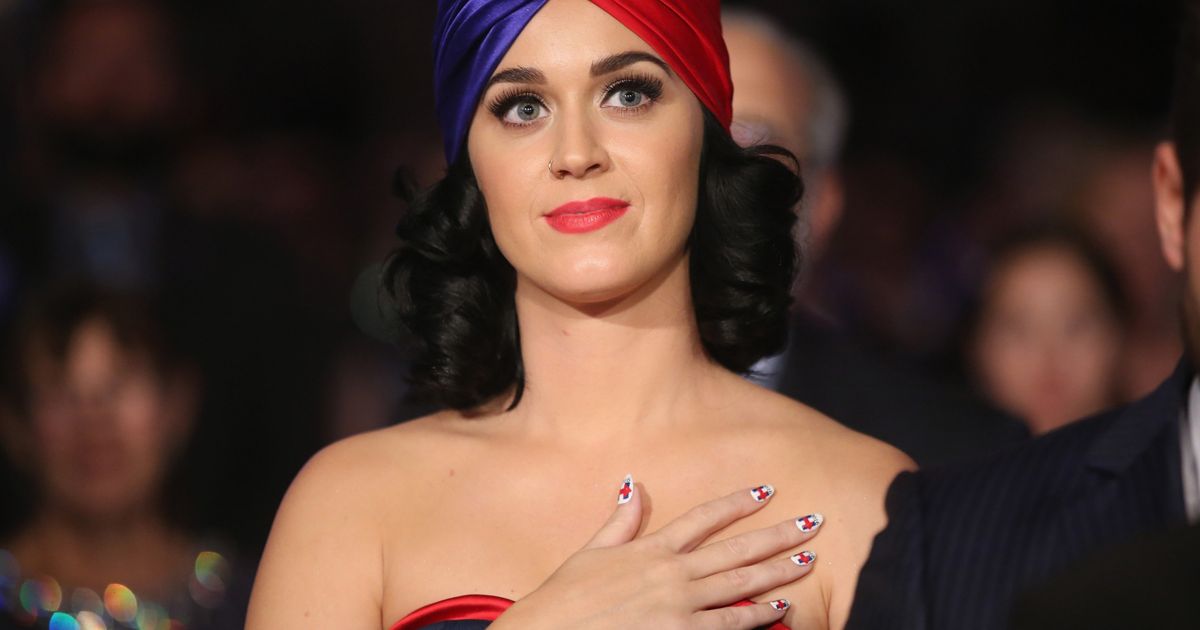 Katy Perry a offert un collier avec l'inscription POTUS à Hillary Clinton pour ses 68 ans