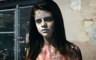 Selena Gomez croit aux fantômes et sa methode pour les détecter est une application téléchargée dans son smarthphone