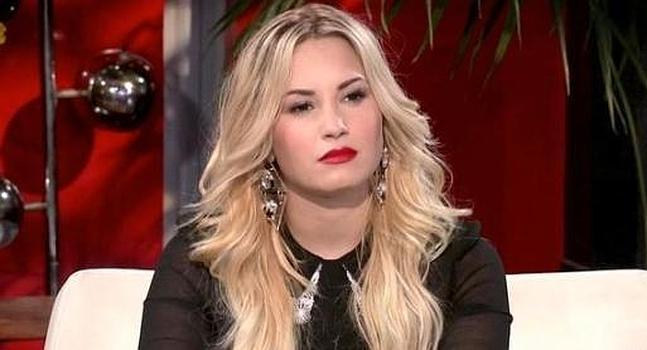 Atteinte de troubles bipolaires, Demi Lovato décrit son père dans sa chanson father comme un mauvais père