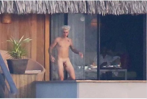 Justin Bieber : Des clichés de lui tout nu à Bora Bora font le buzz, des  internautes se moquent de lui ! - Nil Mirum _ Buzz - Actualité - People