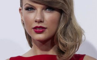 Taylor Swift a récemment porté plainte contre un animateur radio qui lui aurait tripotée les fesses