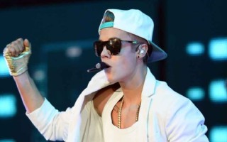 Justin Bieber vient selon TMZ, de terminer sa période de probation pour avoir lancé des oeufs à son voisin