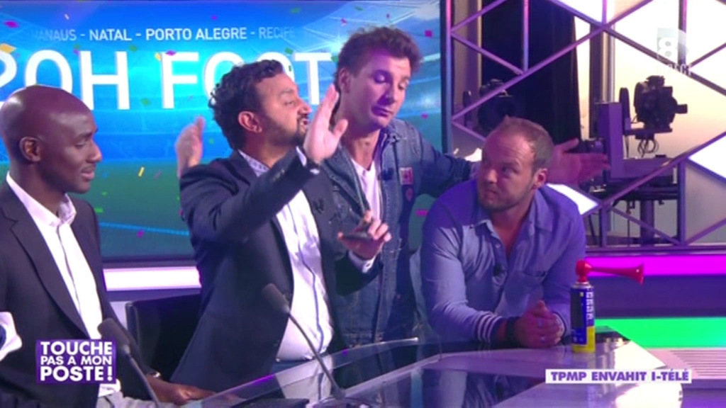 Cyril Hanouna et Michael Youn sur le plateau de 20h foot