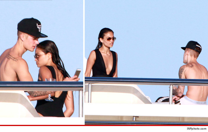 Justin Bieber en galante compagnie à Ibiza