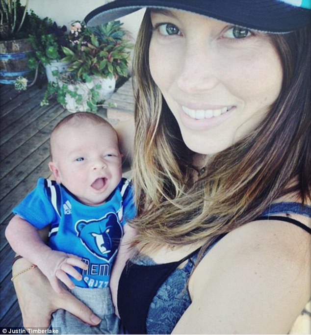27C1E8FD00000578 3046403 Welcome to the world Justin Timberlake has shared the first phot a 2 1429515466589