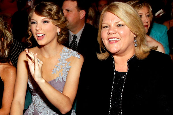 Taylor Swift et sa mère Andrea Swift atteinte d'un cancer