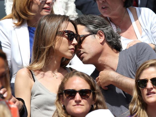 Roland Garros 2015 Laura Smet en charmante compagnie dans les tribunes