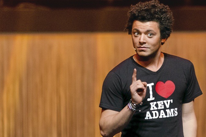 Le spectacle Kev Adams The Young man show sur W9 a 20h45 portrait w674