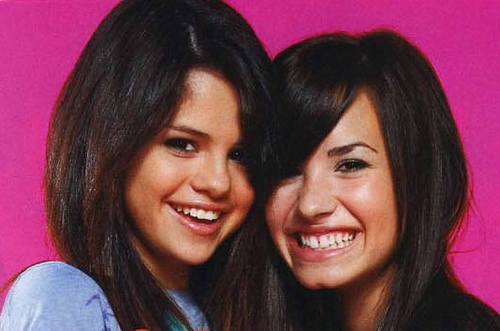 Selena demi selena gomez and demi lovato show 1694518 500 331
