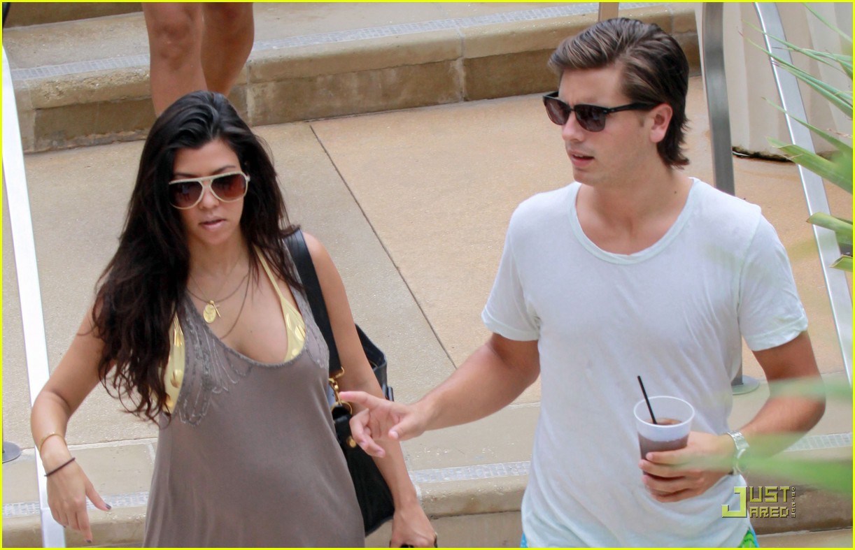 kourtney kardashian scott disick carpaccio 01