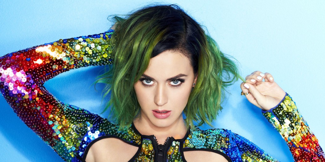 o KATY PERRY COSMO facebook