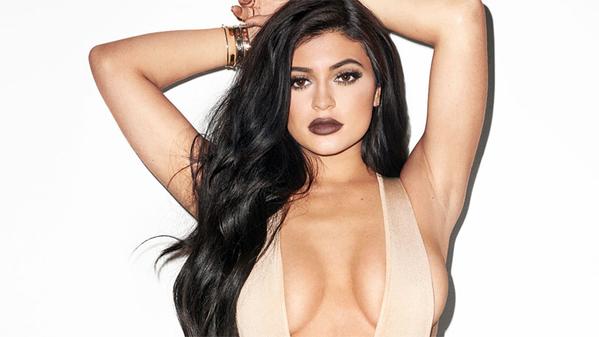 Kylie Jenner reconnaît avoir fait refaire ses lèvres mais ses seins et ses fesses