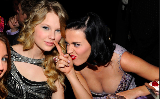 Katy Perry en tête du classement Billboard des chansons pop bat Taylor Swift avec 6 chansons positionnées