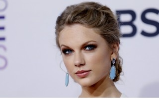 Selon The U.K's Express, Taylor Swift touche environ 1 million de dollars par jour