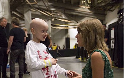 Taylor Swift a rencontré le samedi dernier une jeune fan de 6 ans atteinte du cancer du rein