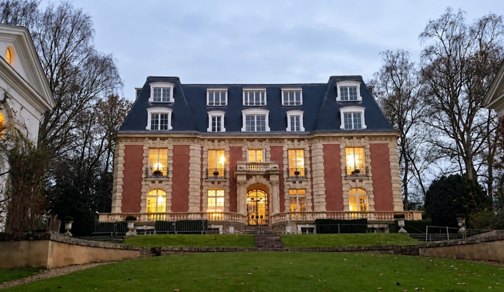 Actualité people et potins de stars 5 Nilmirum : - Photo château de Dammarie-les-Lys - Star Academy 2026 château.